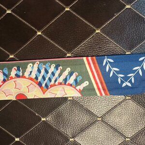 Silky Purse Handle Twilly Scarf – Green & Red Pattern